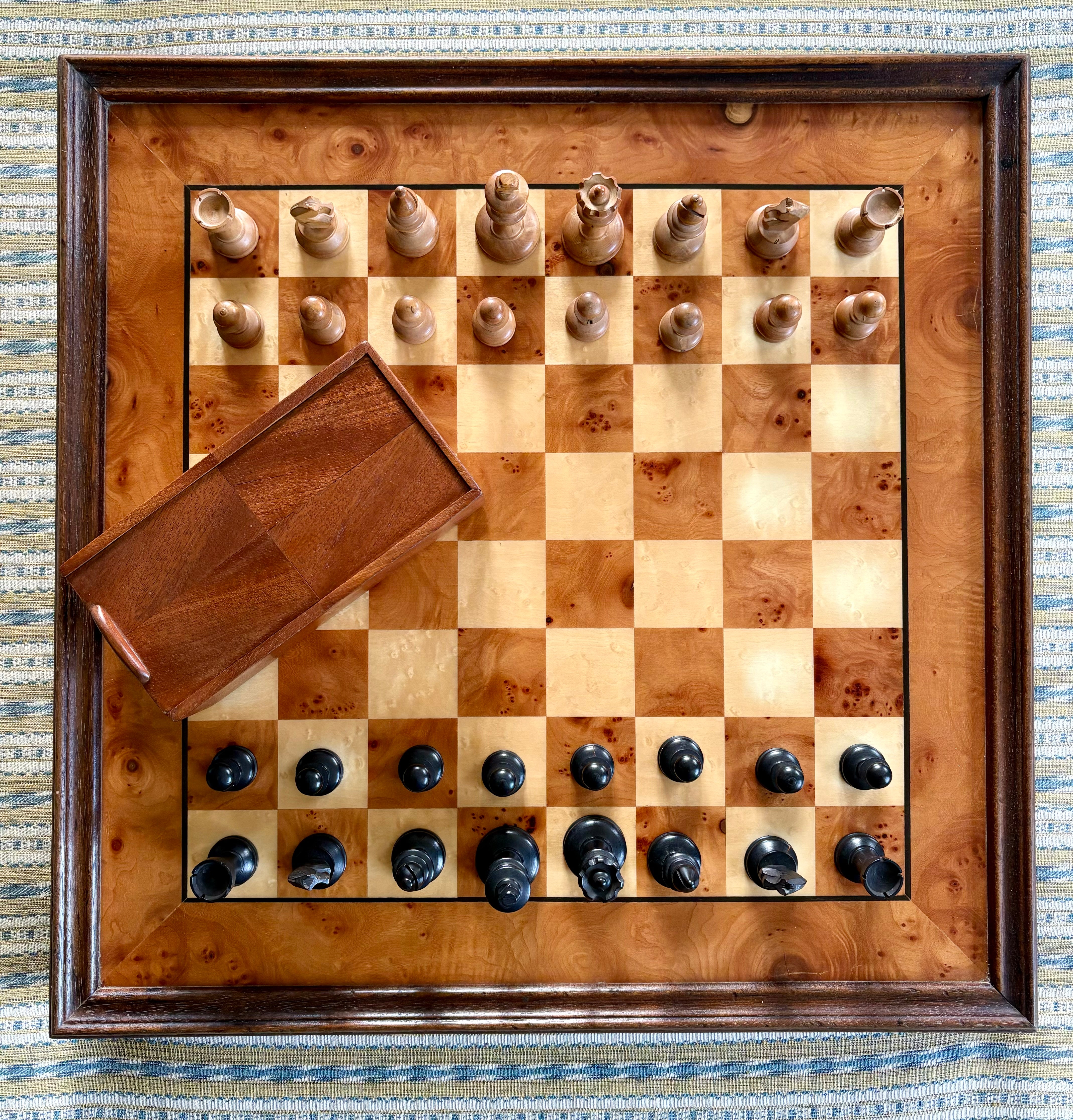 Burr Wood Chess Board And Chess Pieces